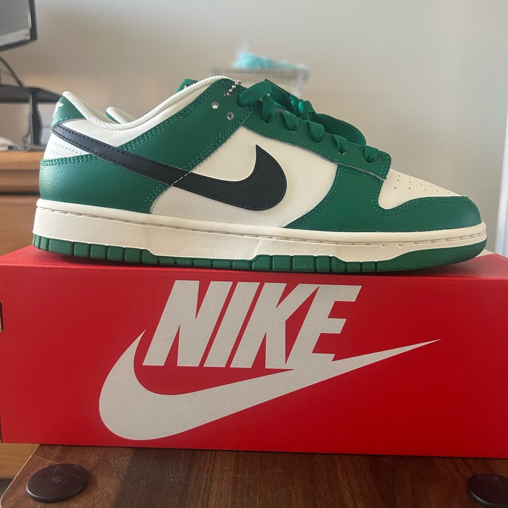 Nike Dunk Low Malachite Green and White Shoes Sz 9 NWB Lottery Pack